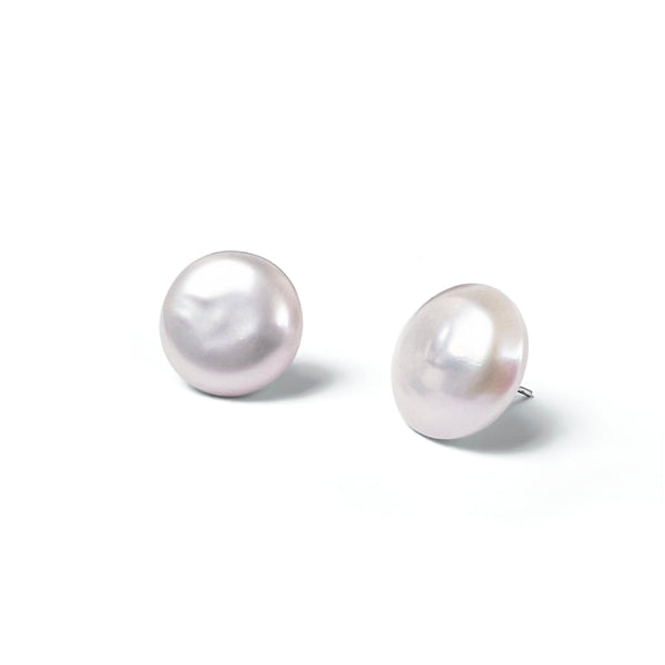 Boucles d'Oreilles Perles de cultures d'Eau Douce  diamètre 15mm  forme de la perle plate montée sur clou en Argent 925