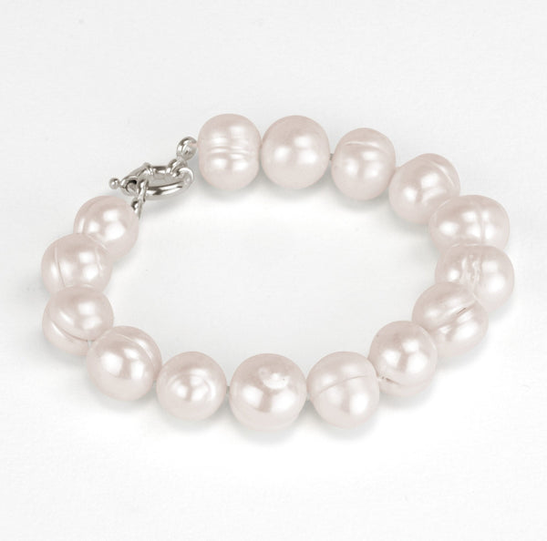 Bracelet Atlantide en perles de culture d’eau douce couleur neige de 13 mm, monté sur argent 925.